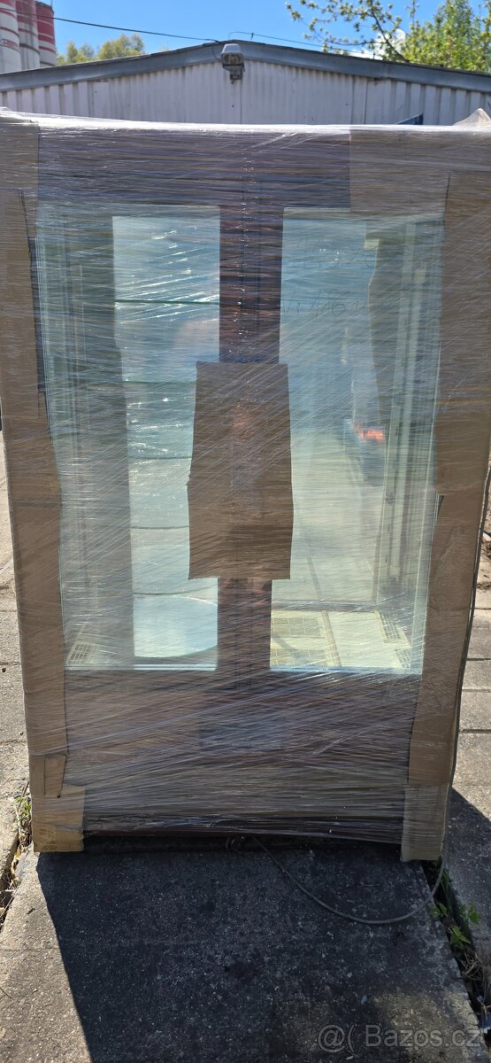 Cukrarska vitrina chladici. - 2