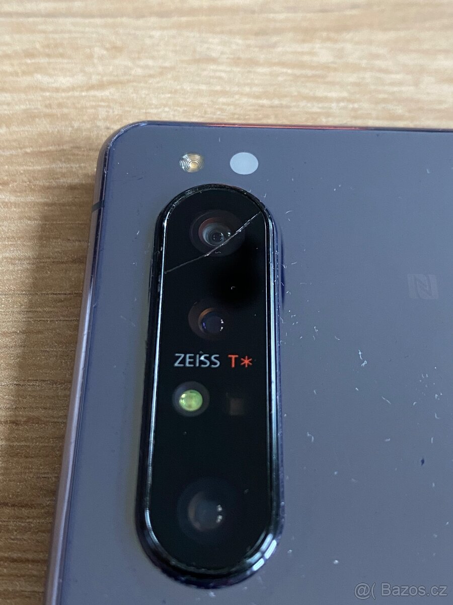 Sony Xperia zeiss T+ - 2