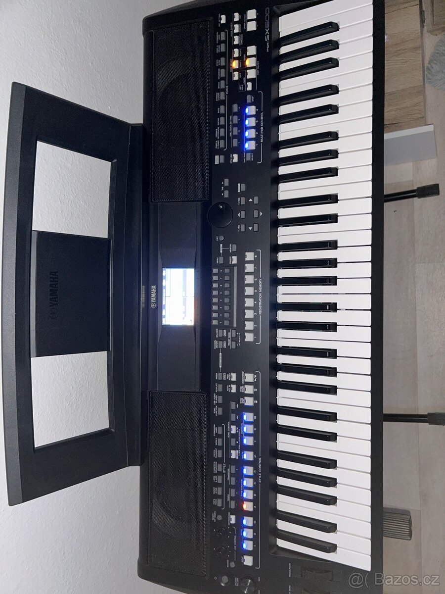 Yamaha PSR-SX600 - 2