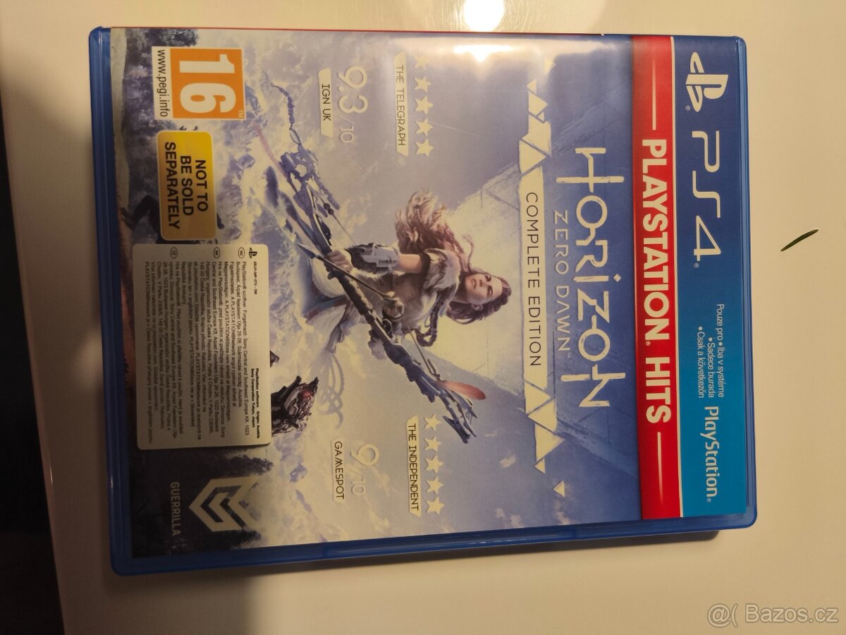 PS4 Pro 1 TB + 2 ovladače - 2