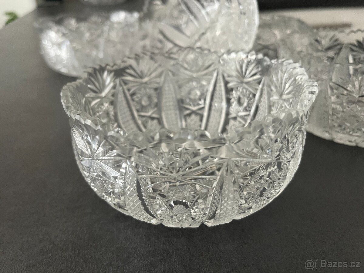 Broušené sklo misky - 2