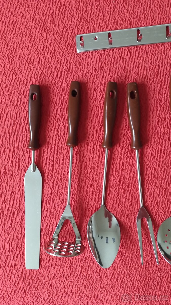 RETRO KUCHYŇSKÉ POMŮCKY - 2