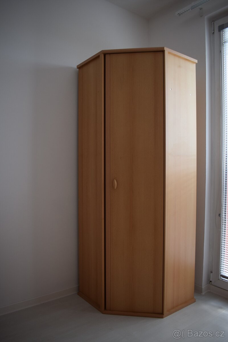 Sada 7 skříněk v provedení buk - 2