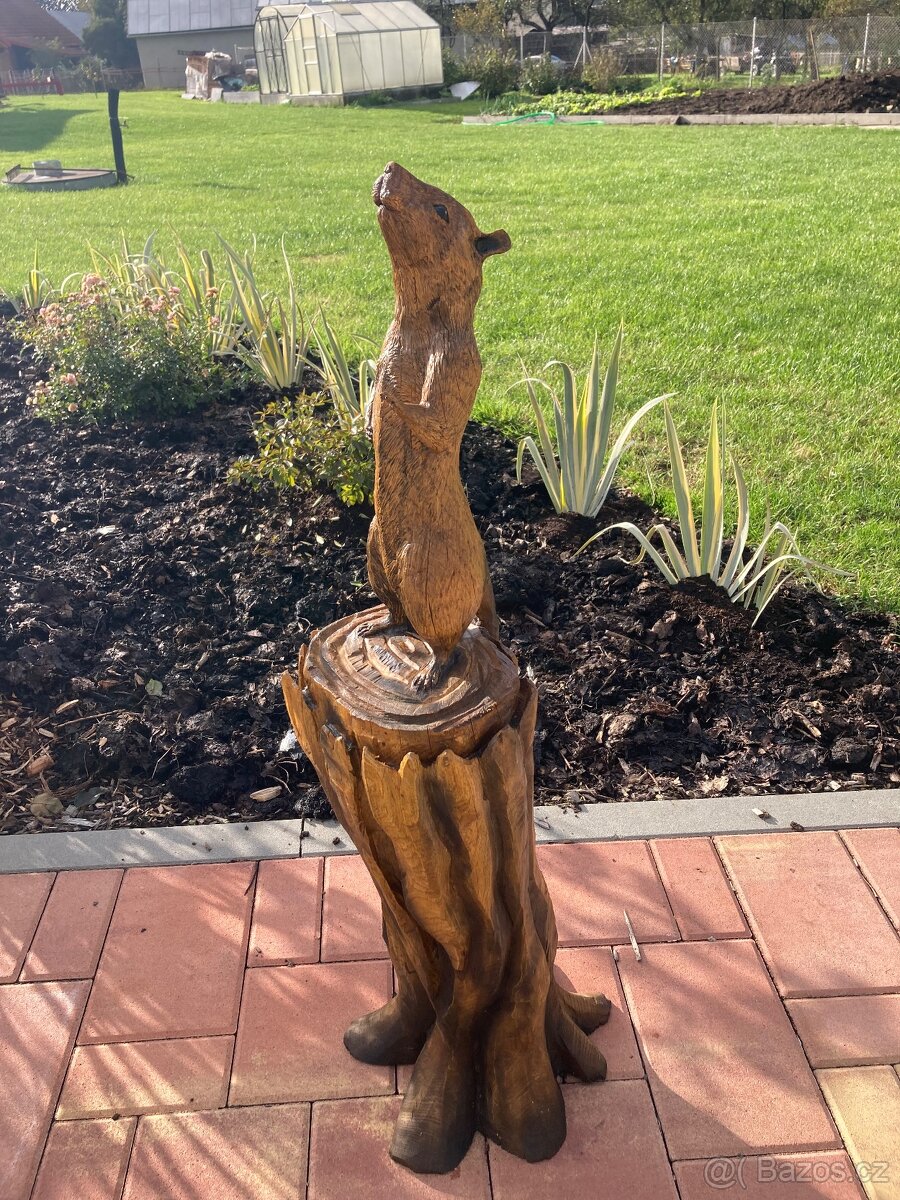 Dřevěná socha potkana - 2