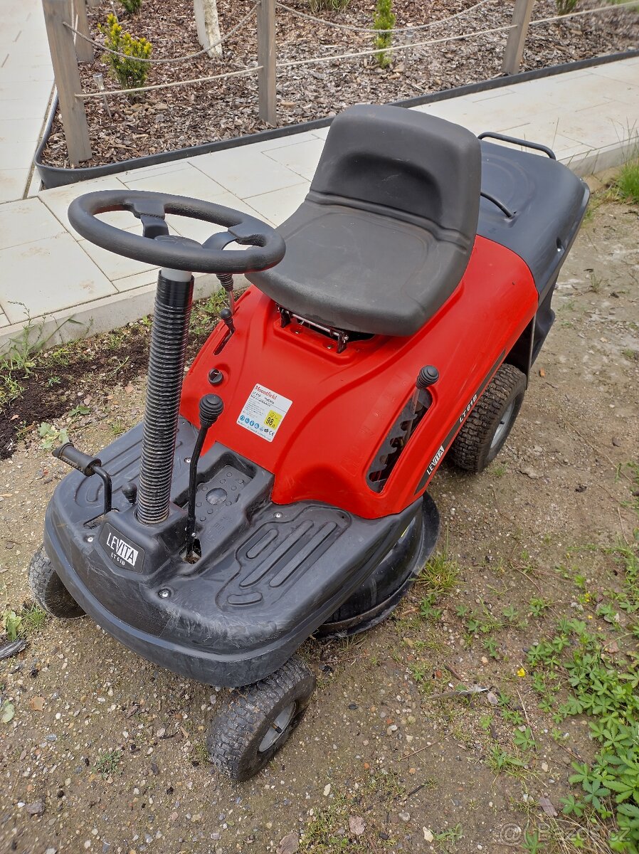 Zahradní traktůrek (rider) - 2