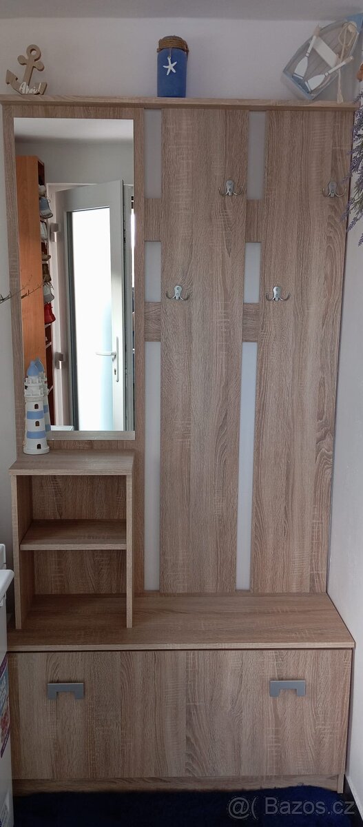 Předsíňová stěna - 2