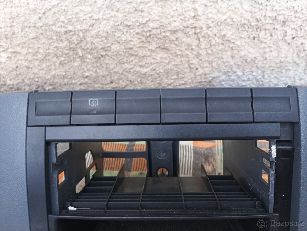 Prodám tlačítko výhřevu zadního okna - 2