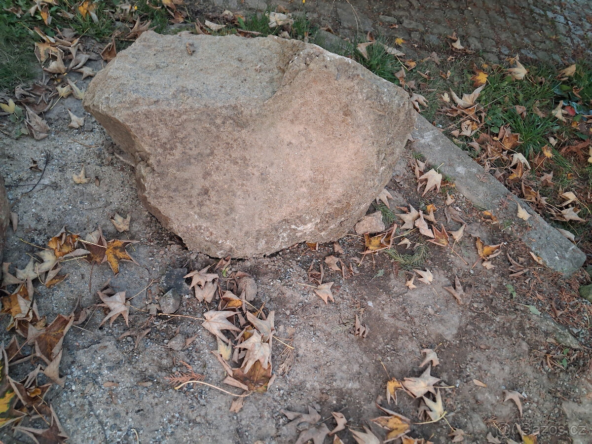 Prodám solitérní kameny do zahrady - 2