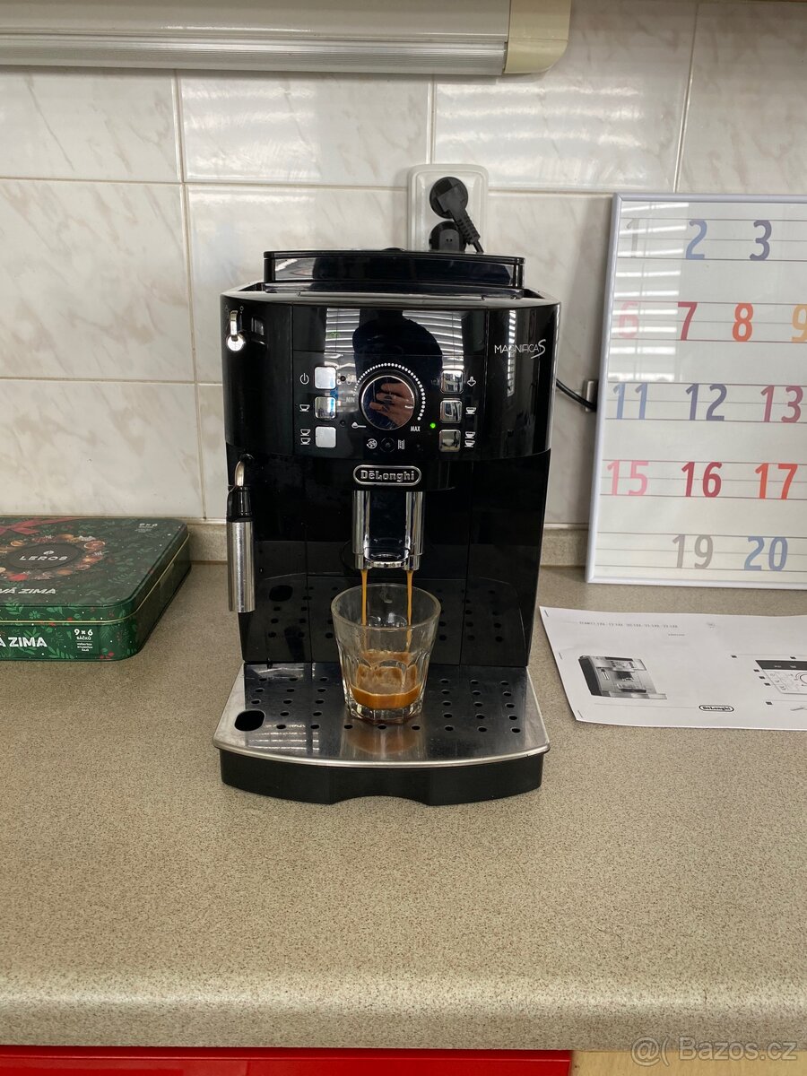 Kávovar Delonghi Magnifica S - 2