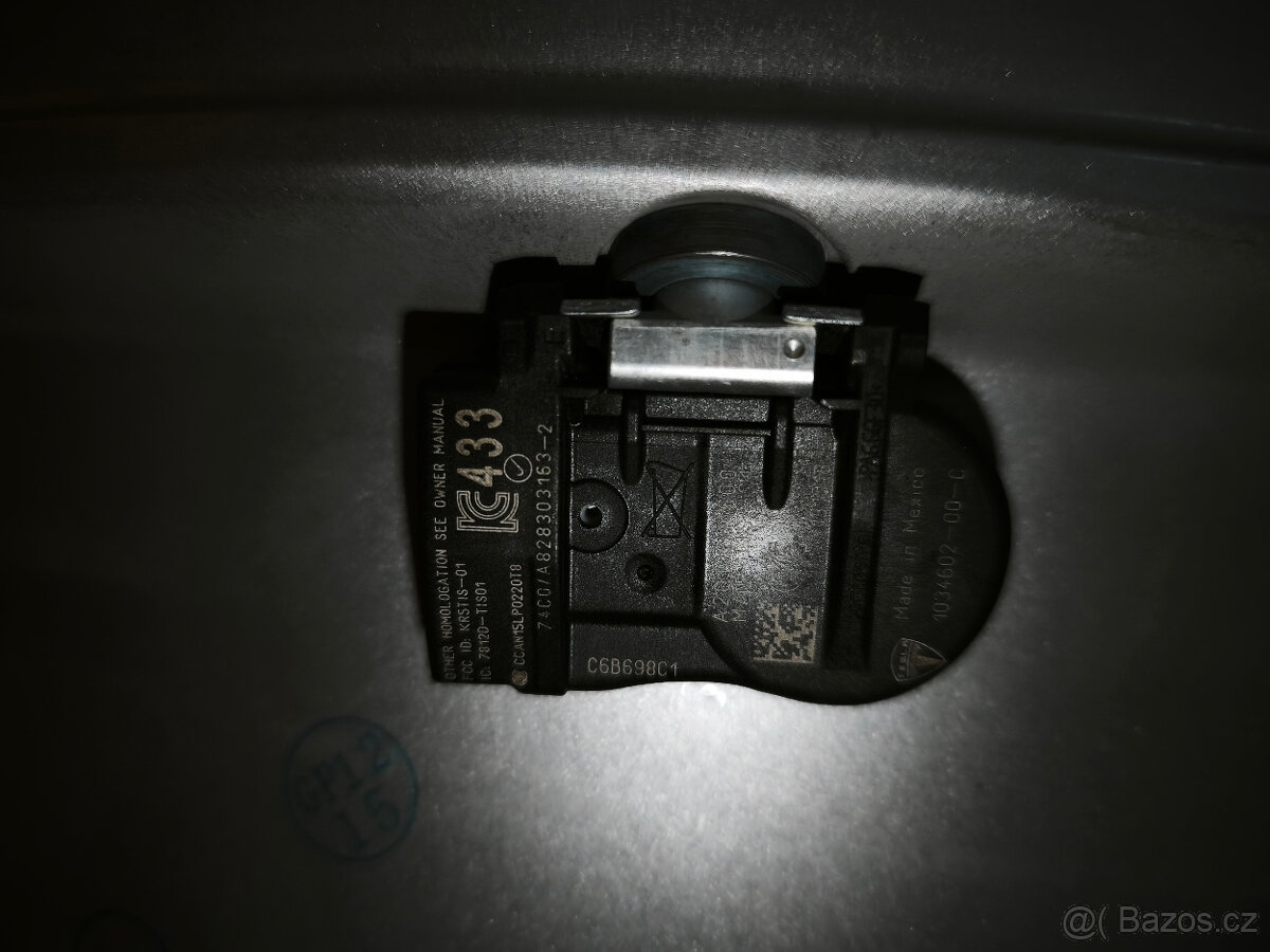 NOVÁ SADA DISKY - Tesla Model S - 19" alu + snímače - 2