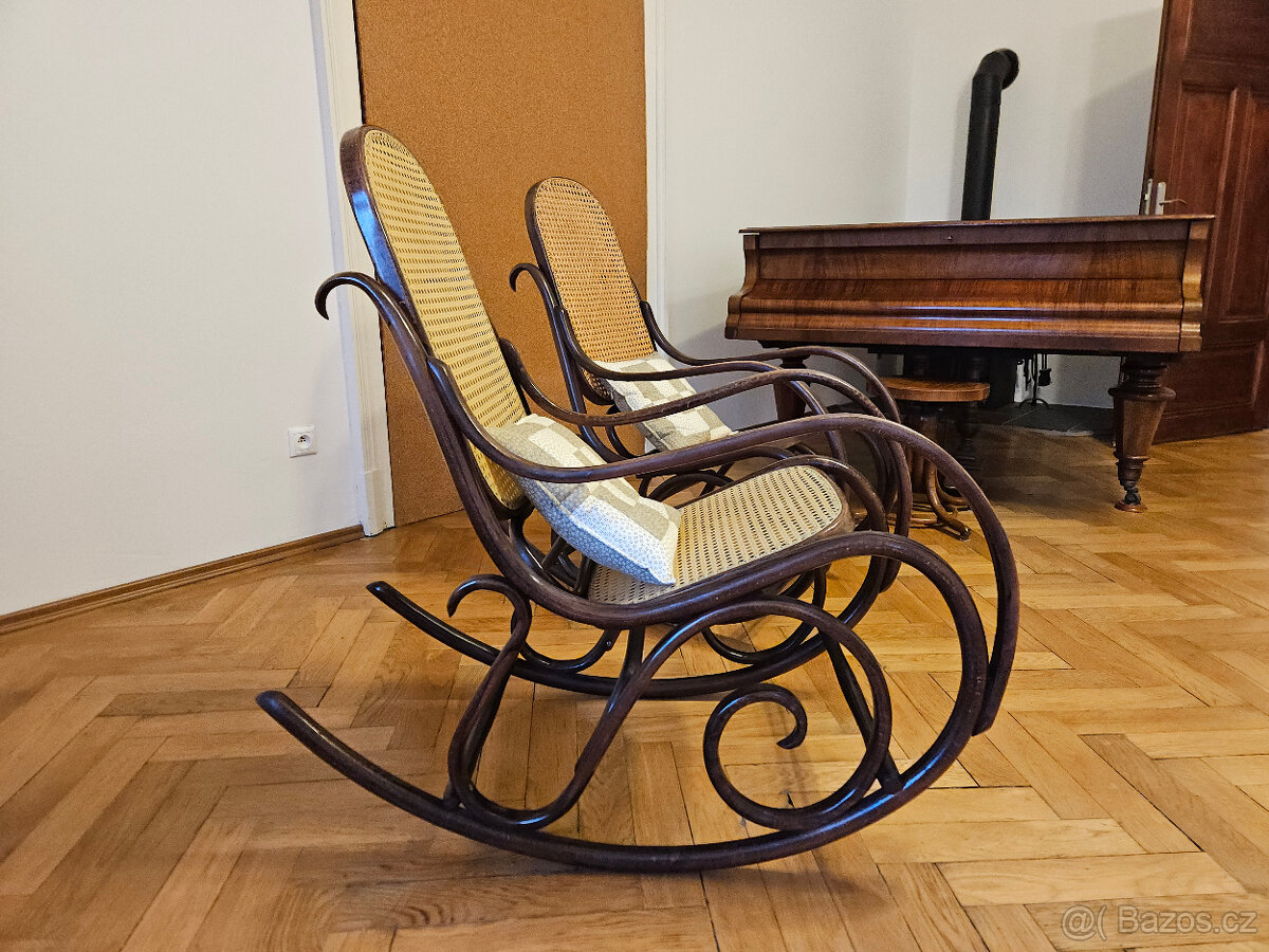 Dvě houpací křesla Thonet - 2