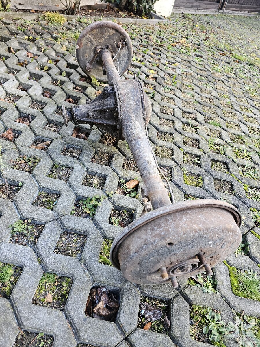 Praga Lady zadní náprava - 2