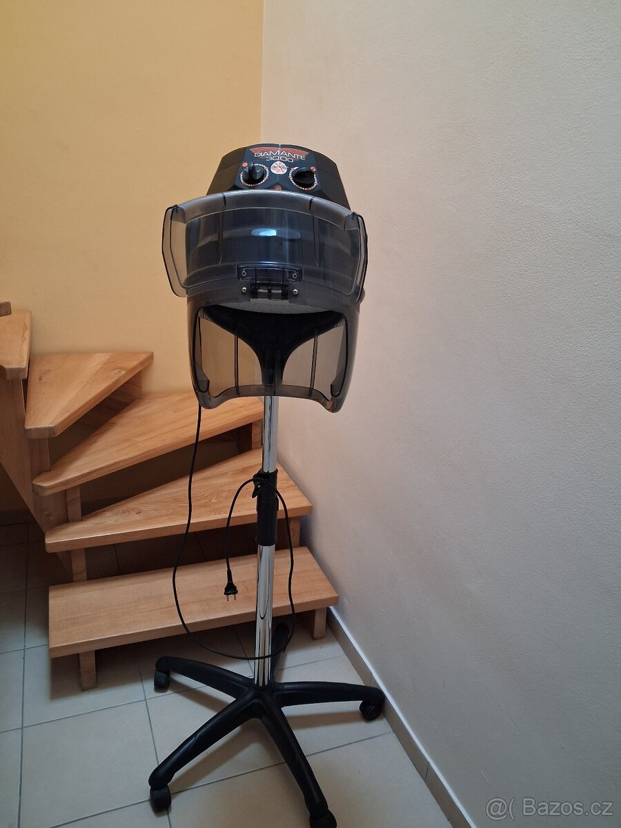 Sušící helma na stojanu - 2