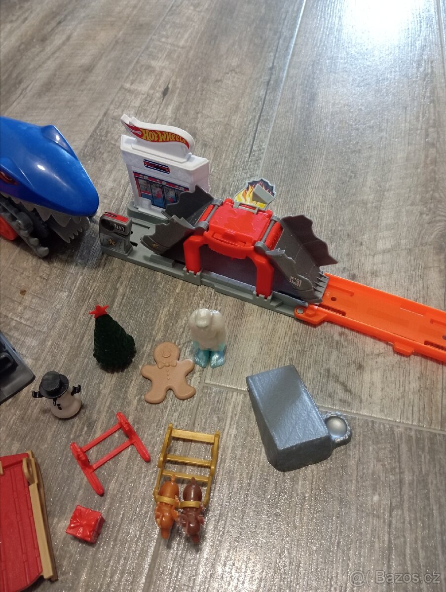 Hot wheels příslušenství - 2