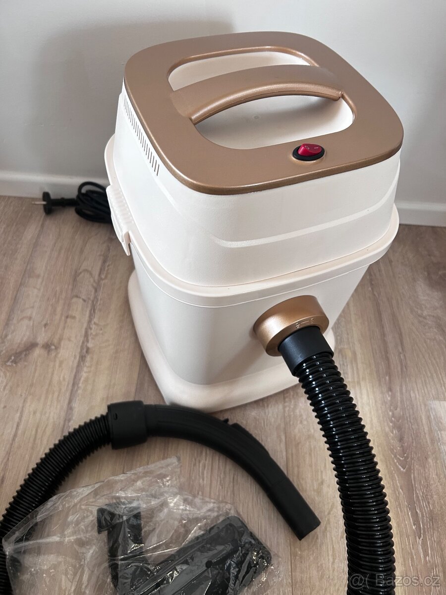 Vysavač s příslušenstvím - 2