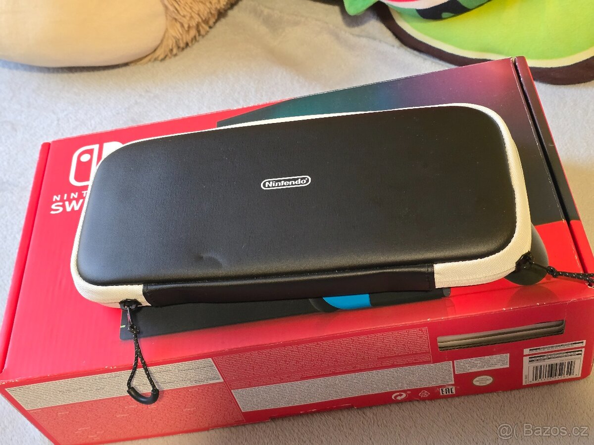 Nintendo Switch + hry + příslušenství + krabice - 2