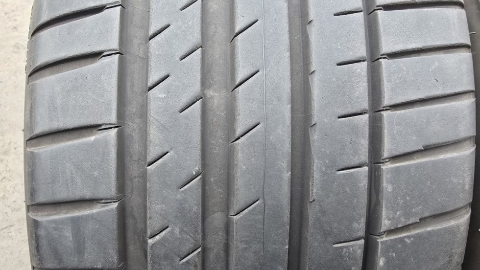 Letní pneu 245/40/19 Michelin - 2