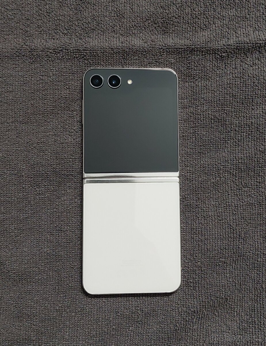 Prodám Samsung Galaxy Z Flip5 - 2