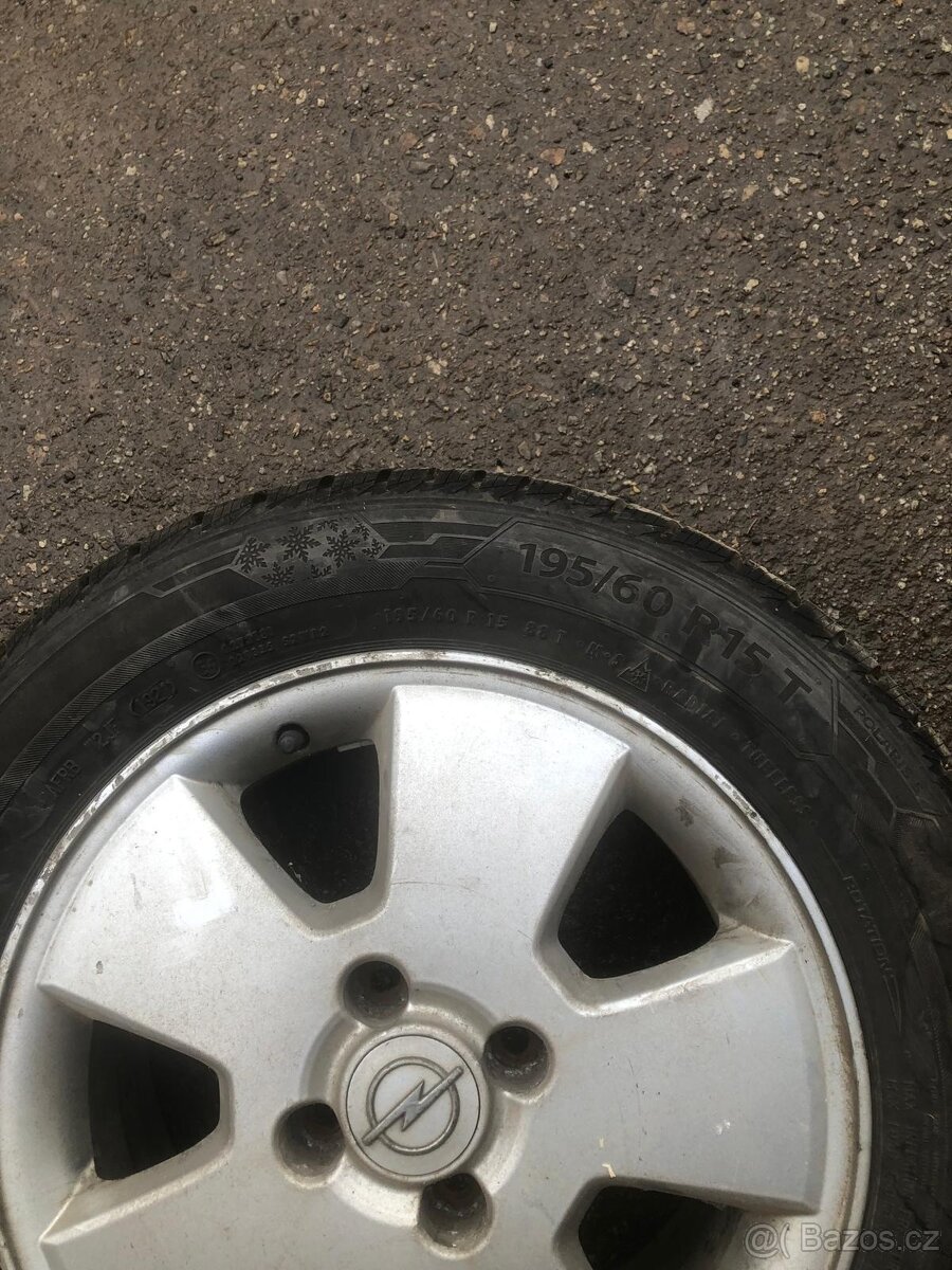 litá kola 195/60R15 na zimních pneu - 2