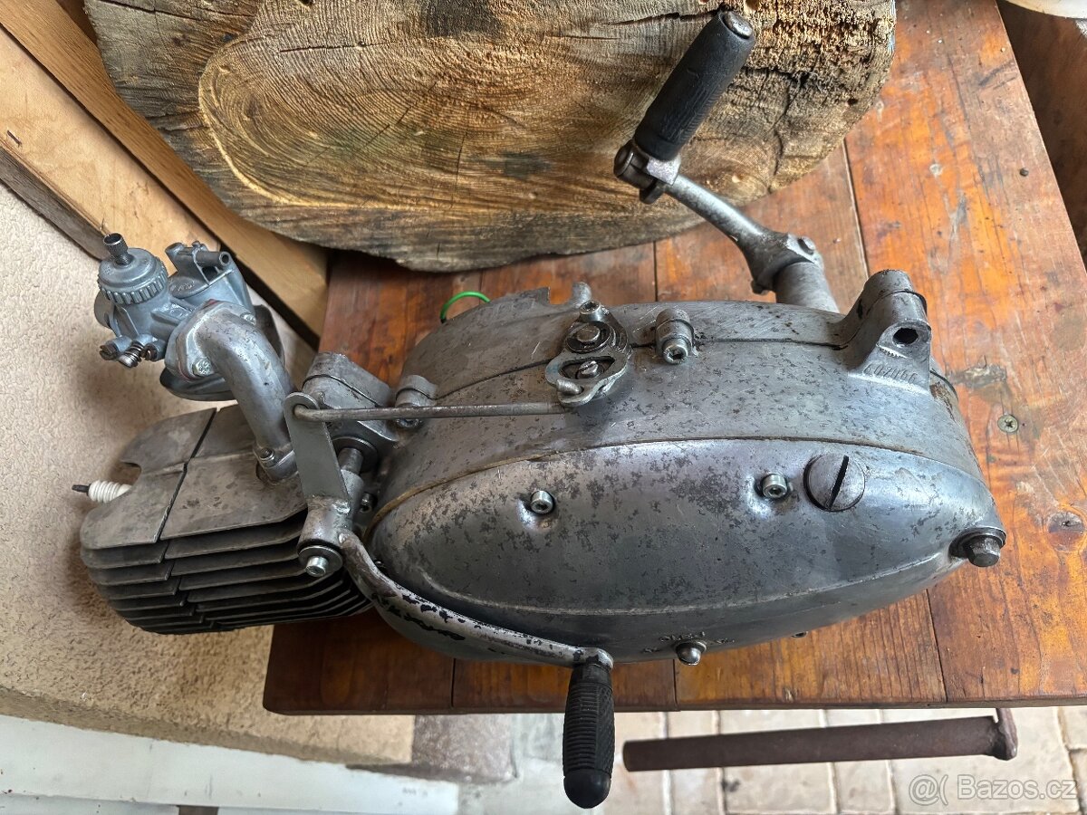 Motor Jawa Pionyr 05 - 2