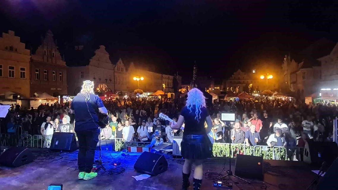 Rocková kapela hledá klavesáka - 2