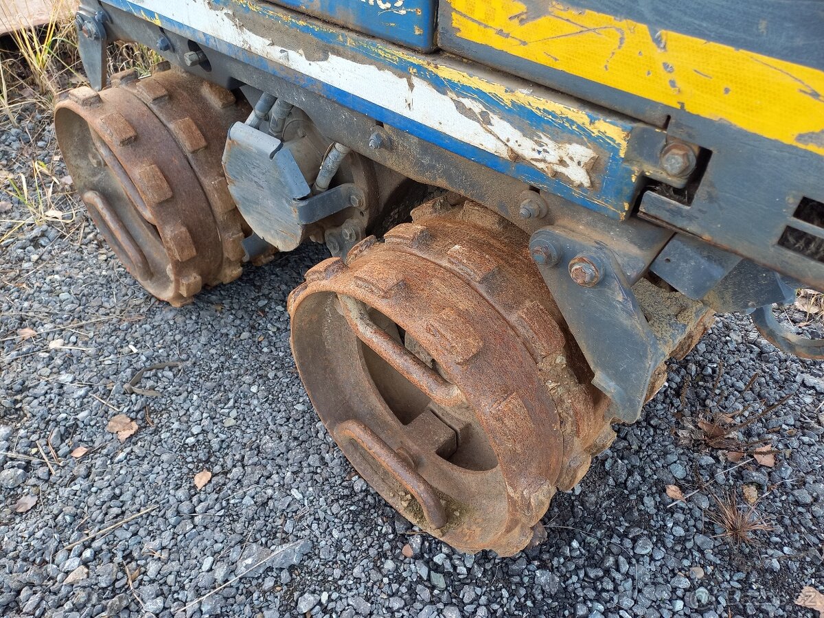 Ježkový válec BOMAG BMP 851 - 2