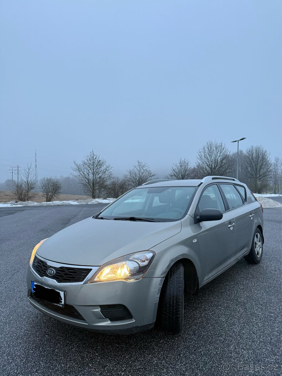 Kia Ceed 2010, (LPG, benzín) - 2