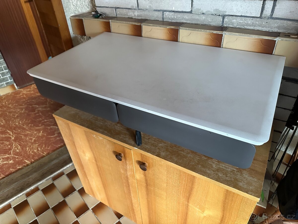 Psací stůl na zeď - 2