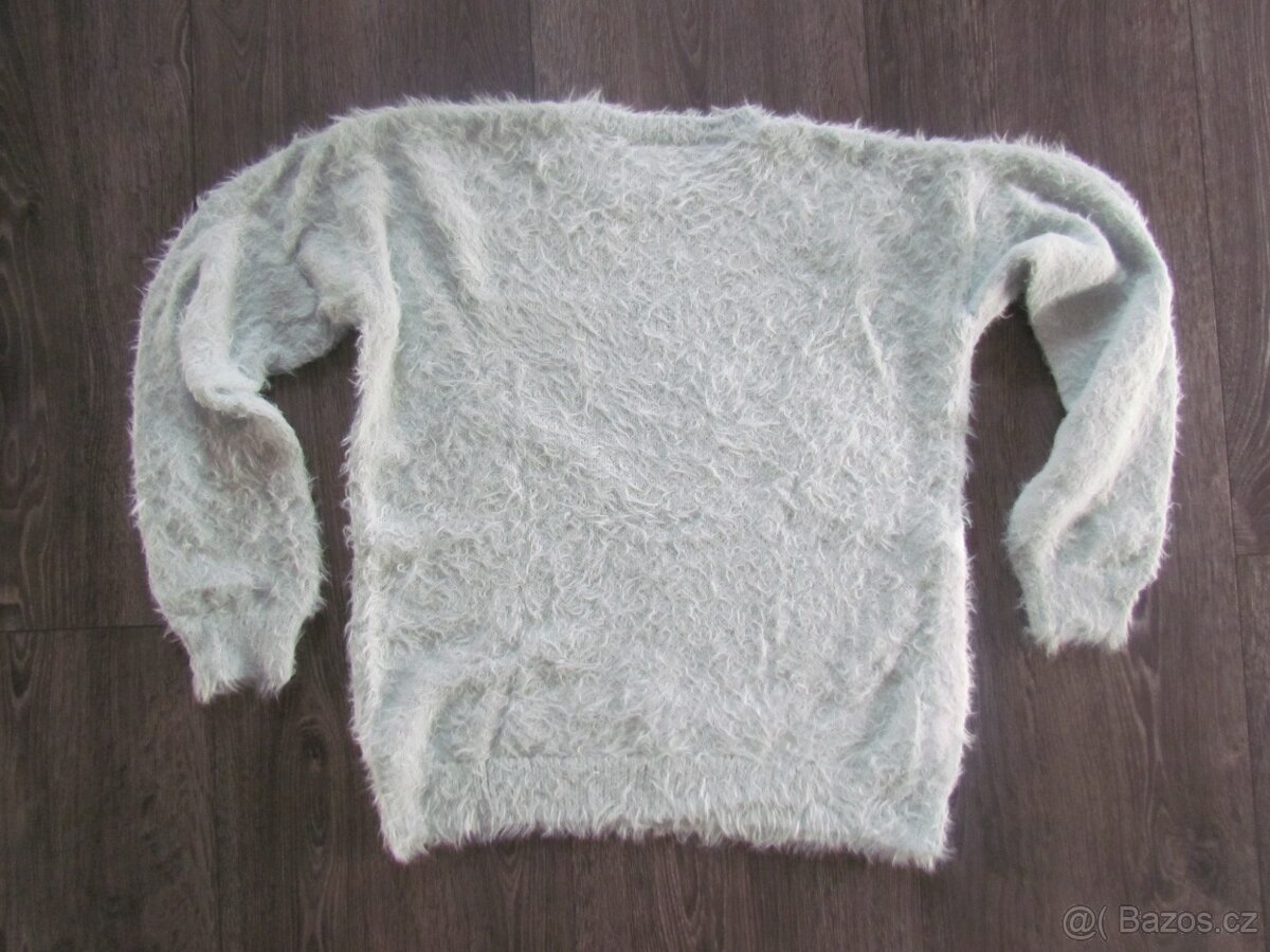 Chlupatý svetřík-nové - 2