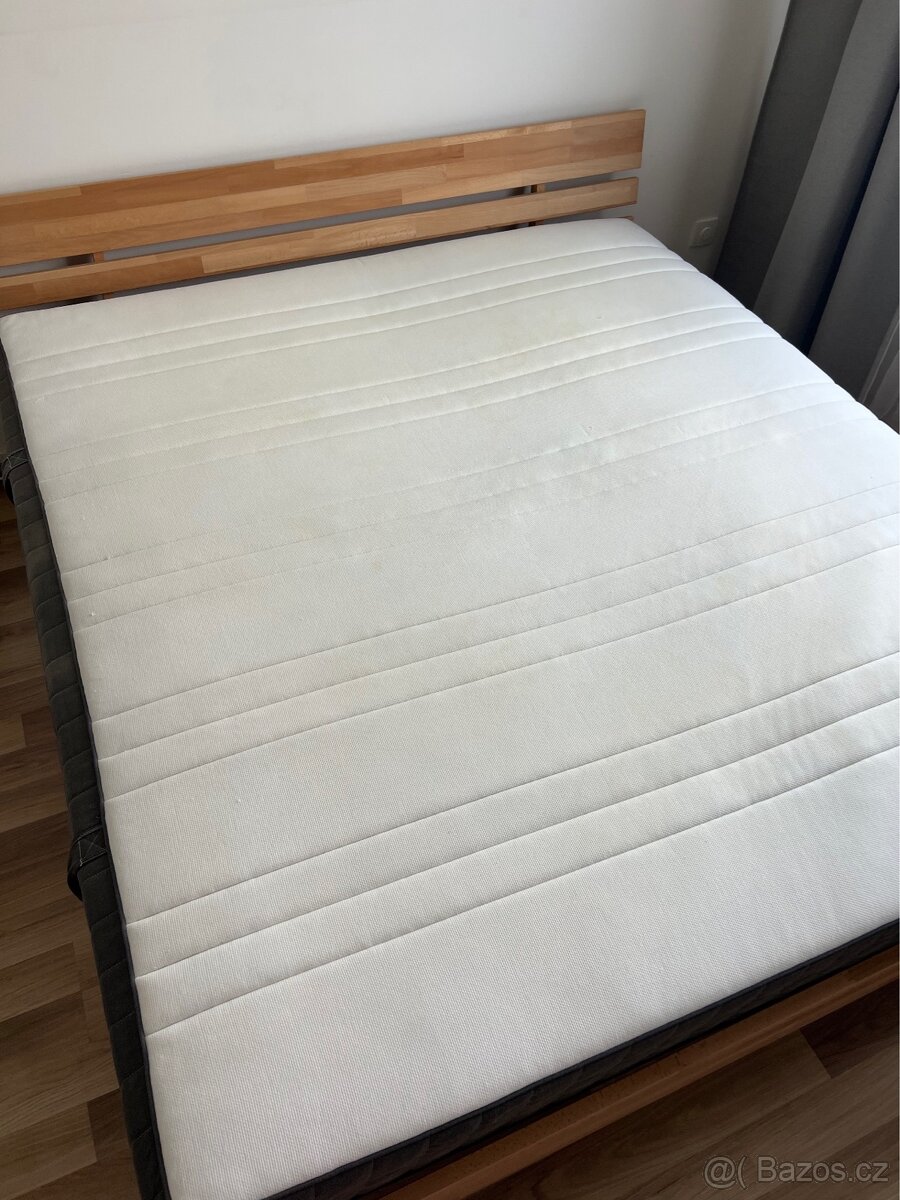 postel s matrací - 2
