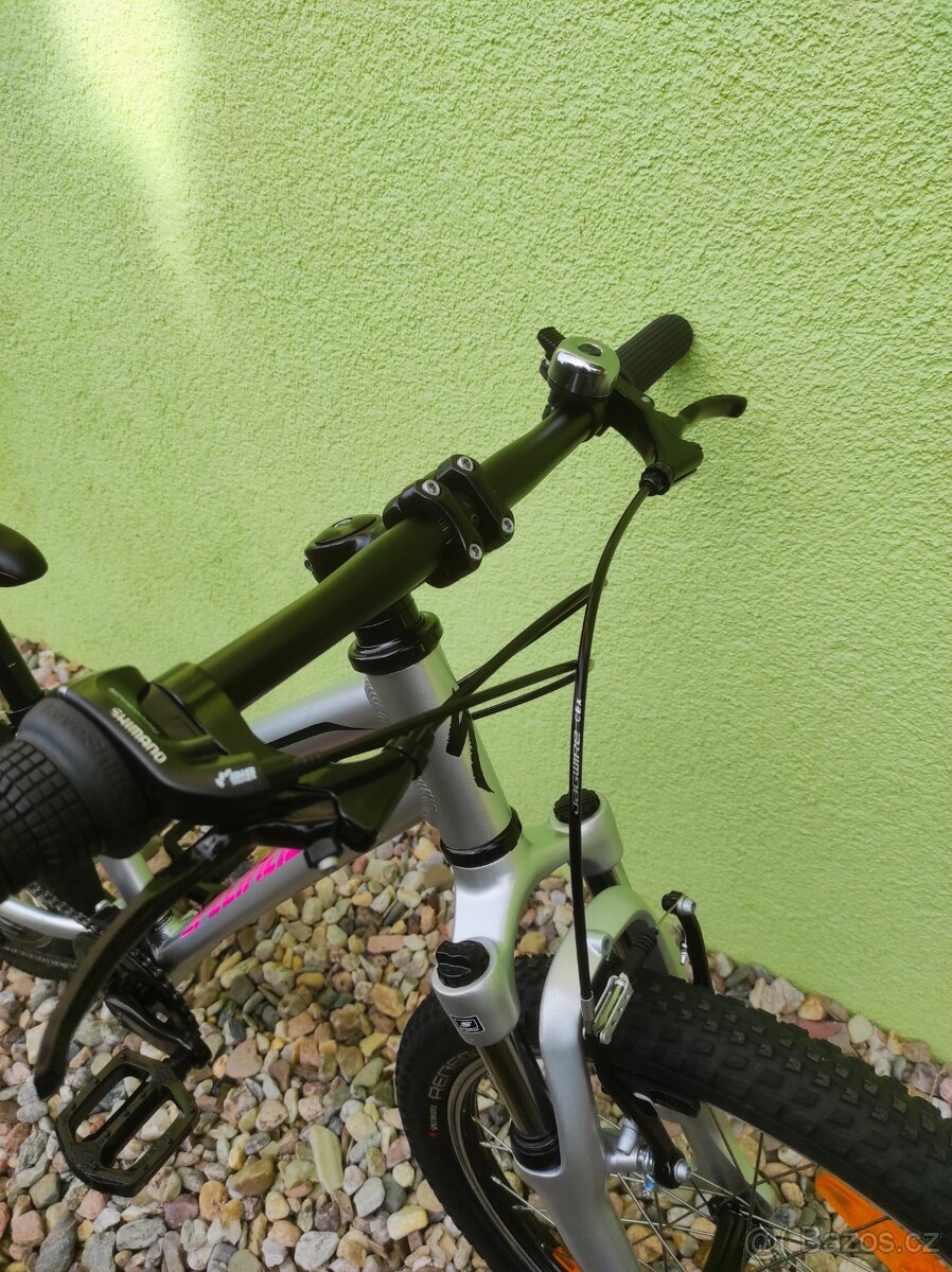 Značkové dětské kolo Specialized 20" (stříbrná) - 2