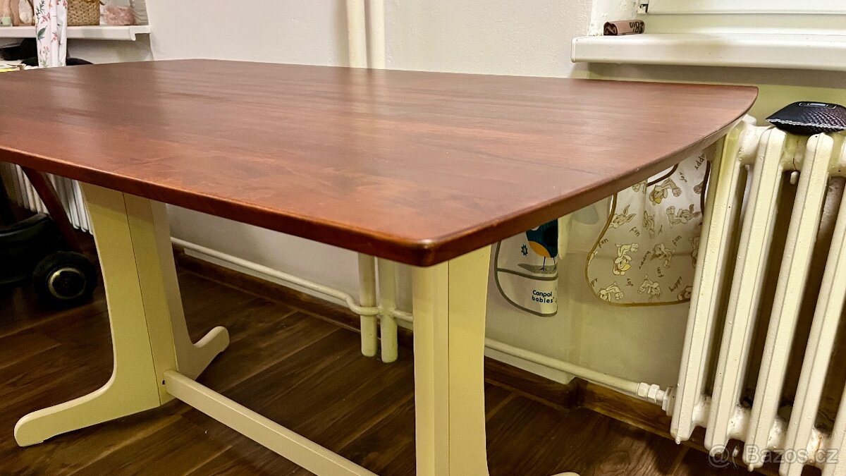 Jidelni stul - masiv (hevea) - 2