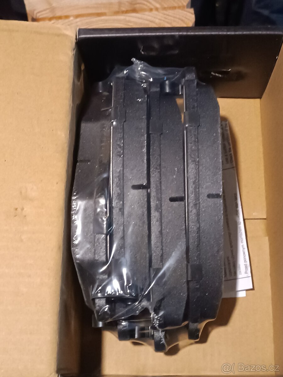 brzdové destičky na Mondeo mk3 - 2