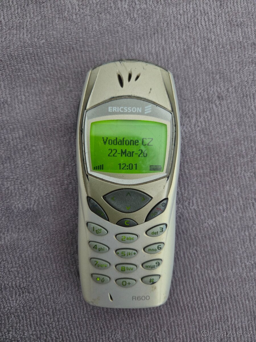 Ericsson R600 - 2