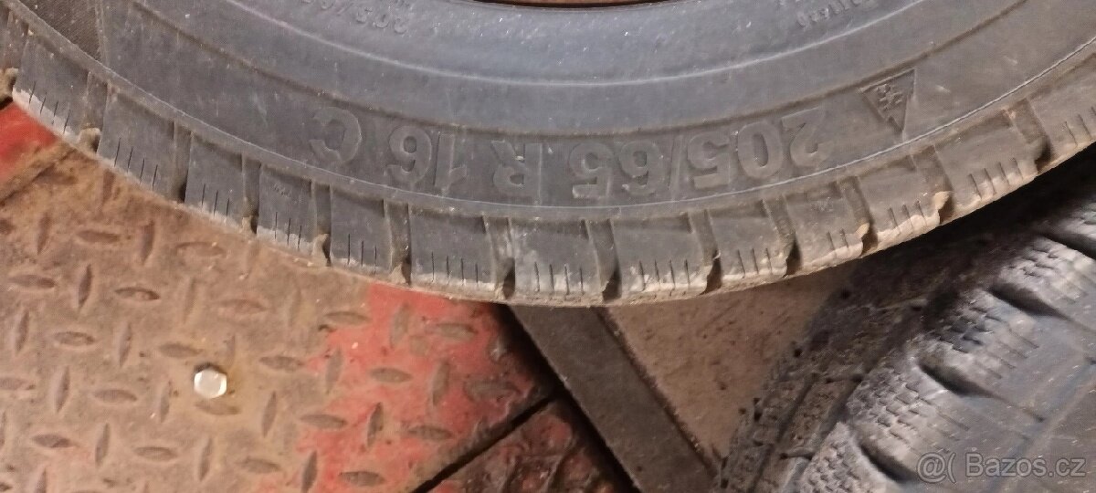 Zimní sada Vw T5 5×120 orig.zátěžové disky. - 2