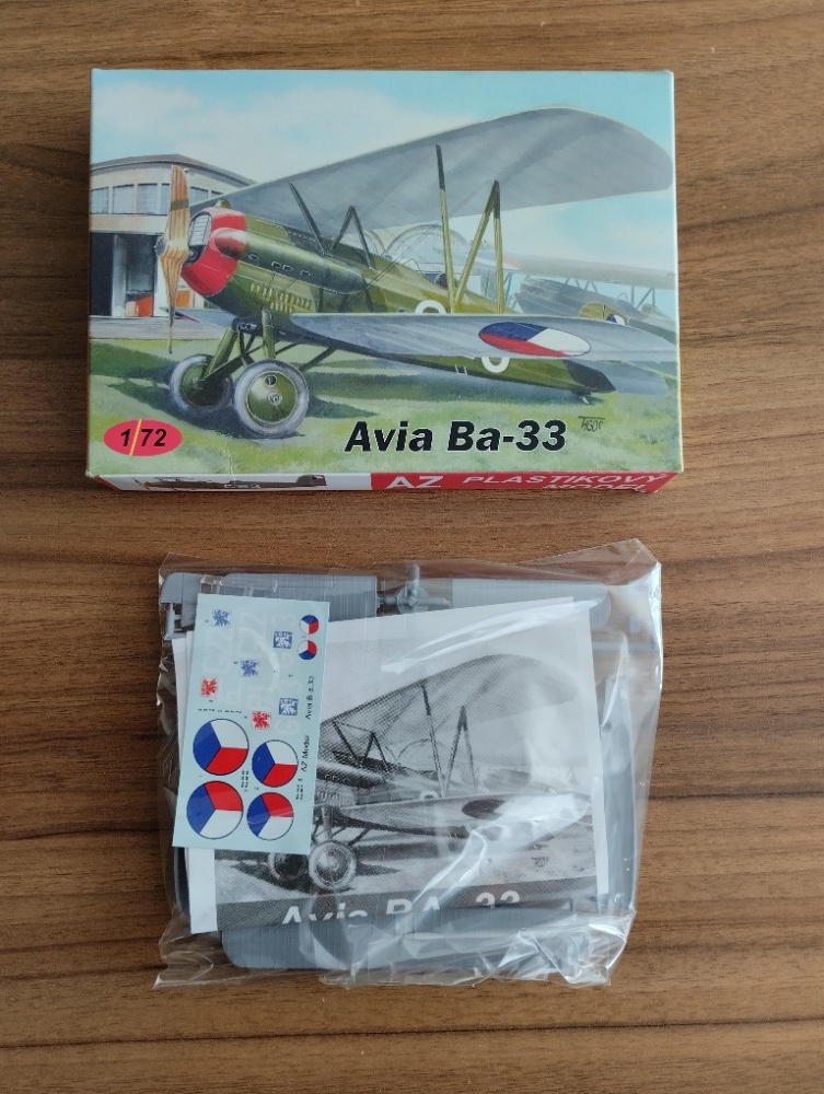 Modely letadel , dopraváky,plastové stavebnice. - 2