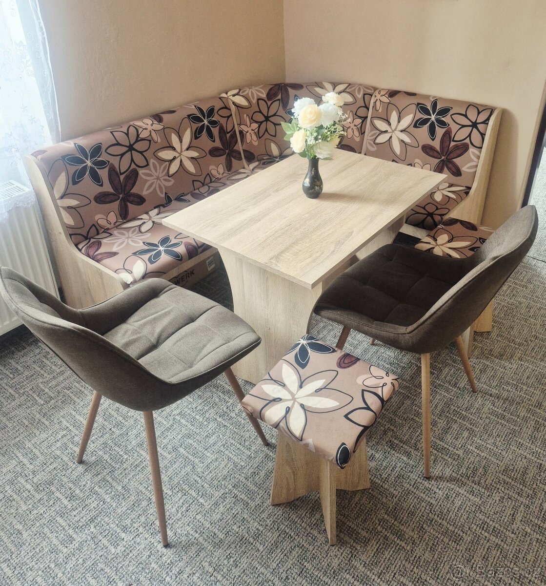 Jídelní rohová lavice - 2