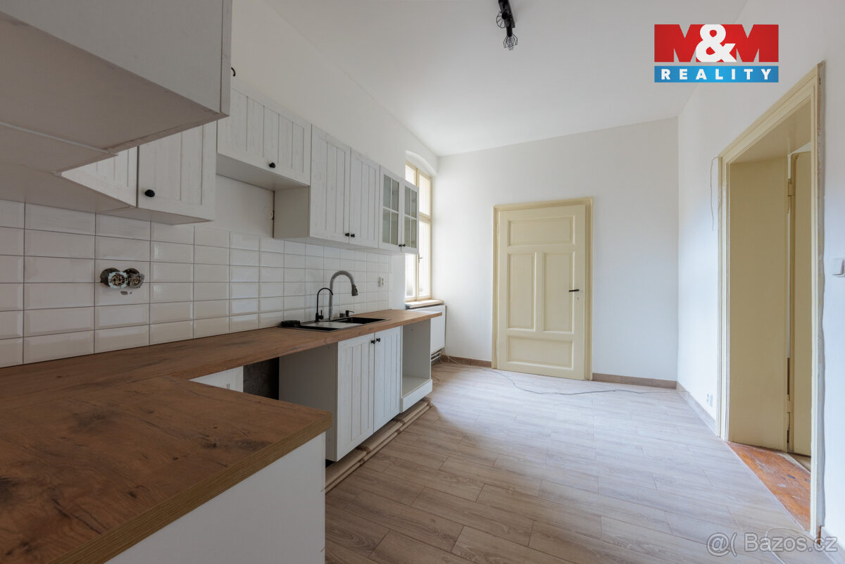 Prodej nájemního domu v Nejdku, ul. náměstí Karla IV. - 2