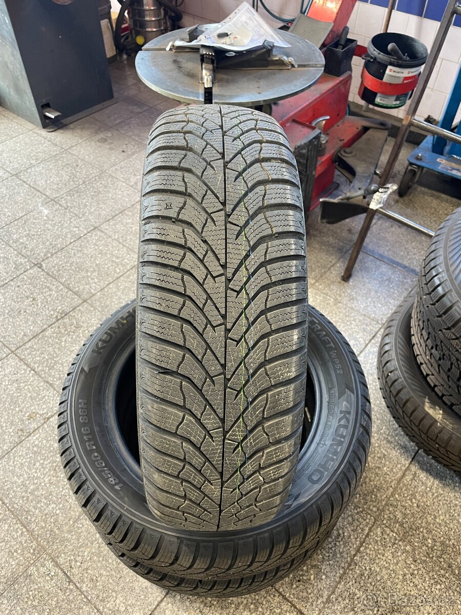 Pneumatiky 185/60R16 Kumho WinterCraft WP52 - 2