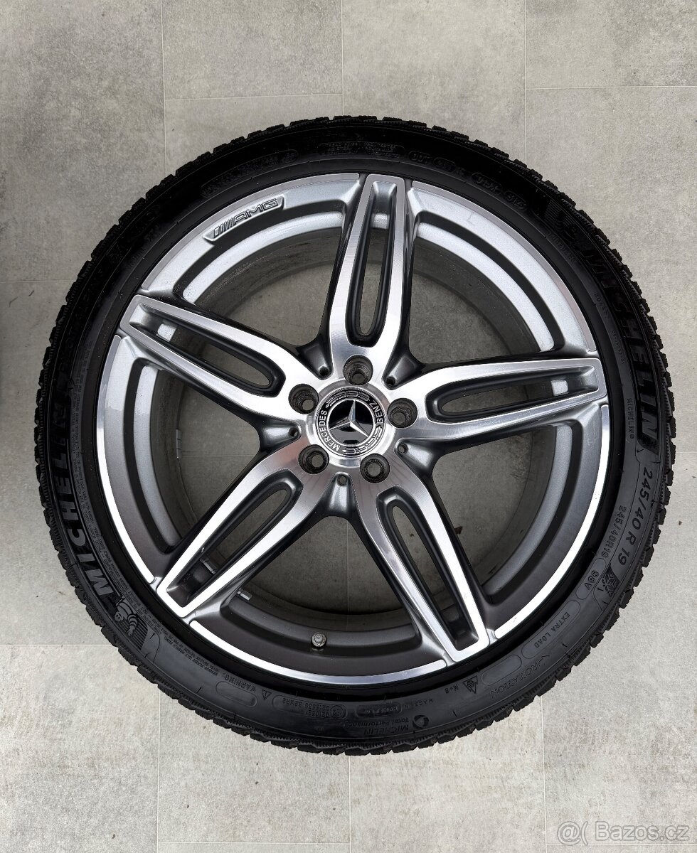 Mercedes R19 AMG z Mercedes E43 E53 W213 Michelin zimní 8J 9 - 2