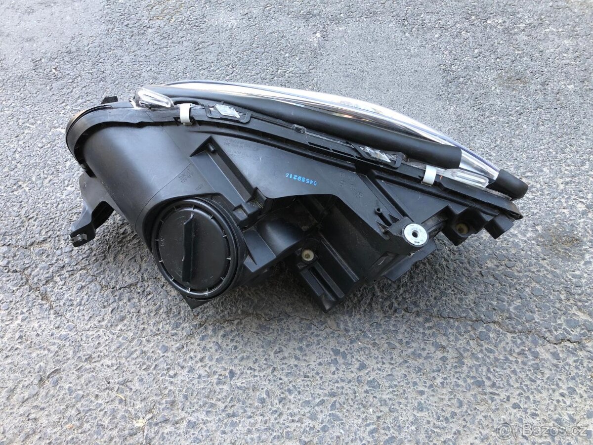 Mercedes-Benz "ML" (W166) r.v. 11/2011- PRAVÉ PŘEDNÍ SVĚTL - 2