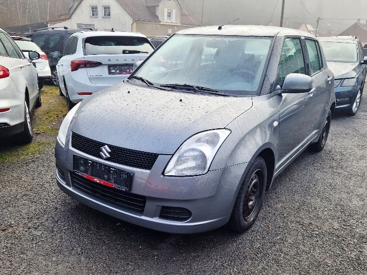 SUZUKI Swift, 1.3 (68 kW), 67 tis. km, plný servis Suzuki - 2