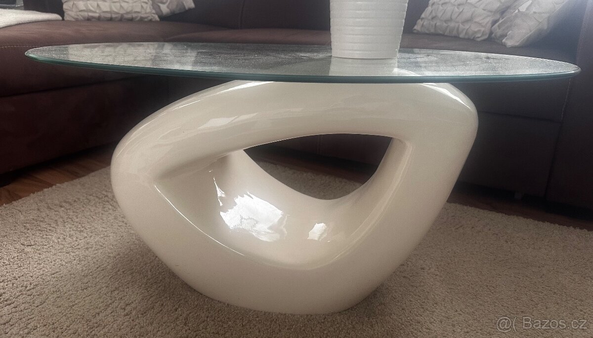 KONFERENČNÍ STOLEK - 2