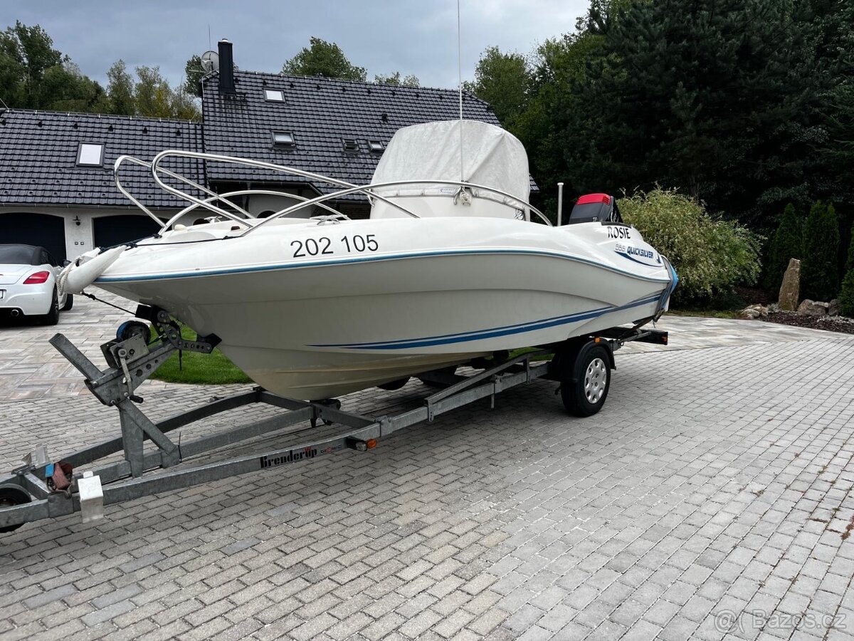 Loď Quicksilver Commander 555 - 2