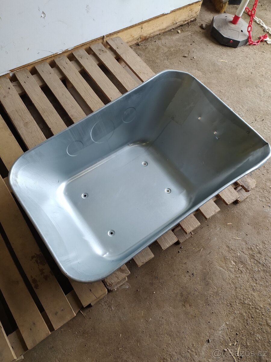 Korba pozinkovaná 80l s dírama - 2