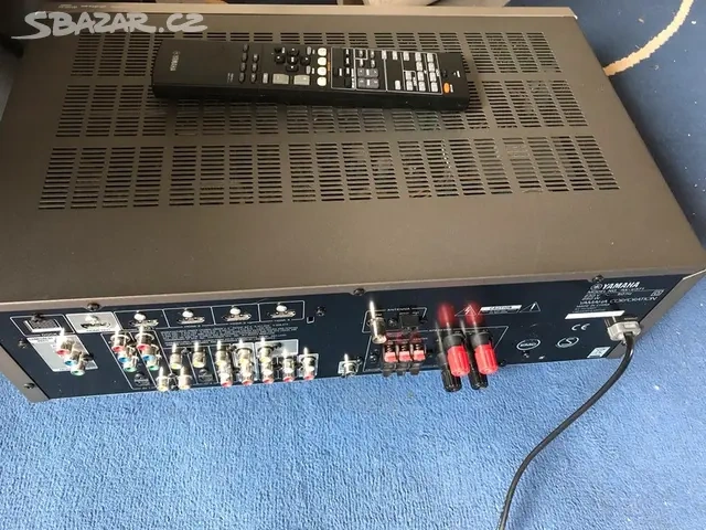 Zesilovač Yamaha RX-V371 - 2