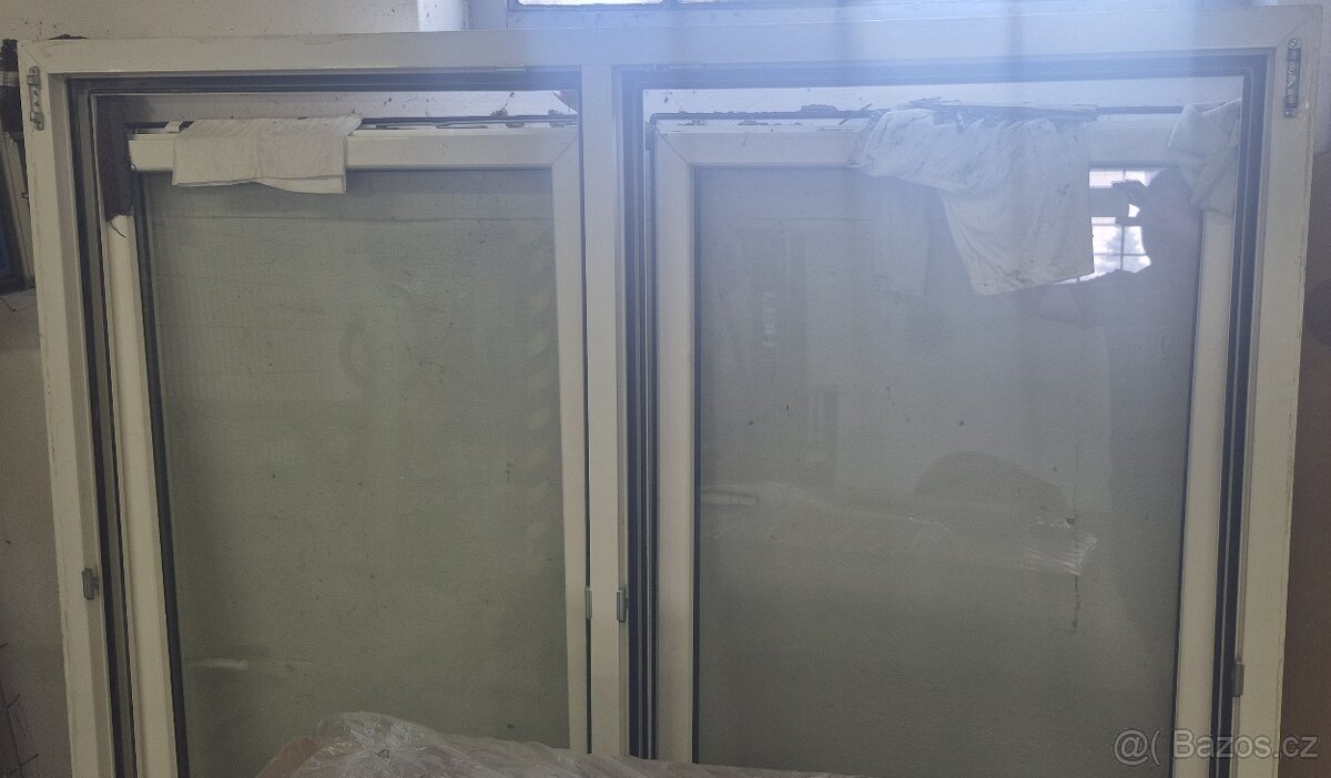 Plastové okno - dvojté sklo - 2