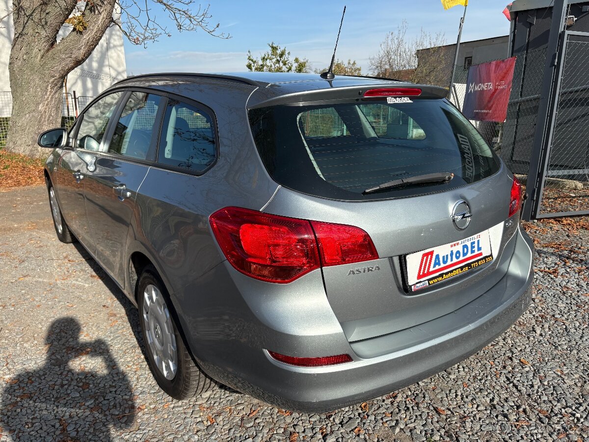 Opel Astra 1,7 CDTi Serviska, Aut.Klima, Nosič - 2