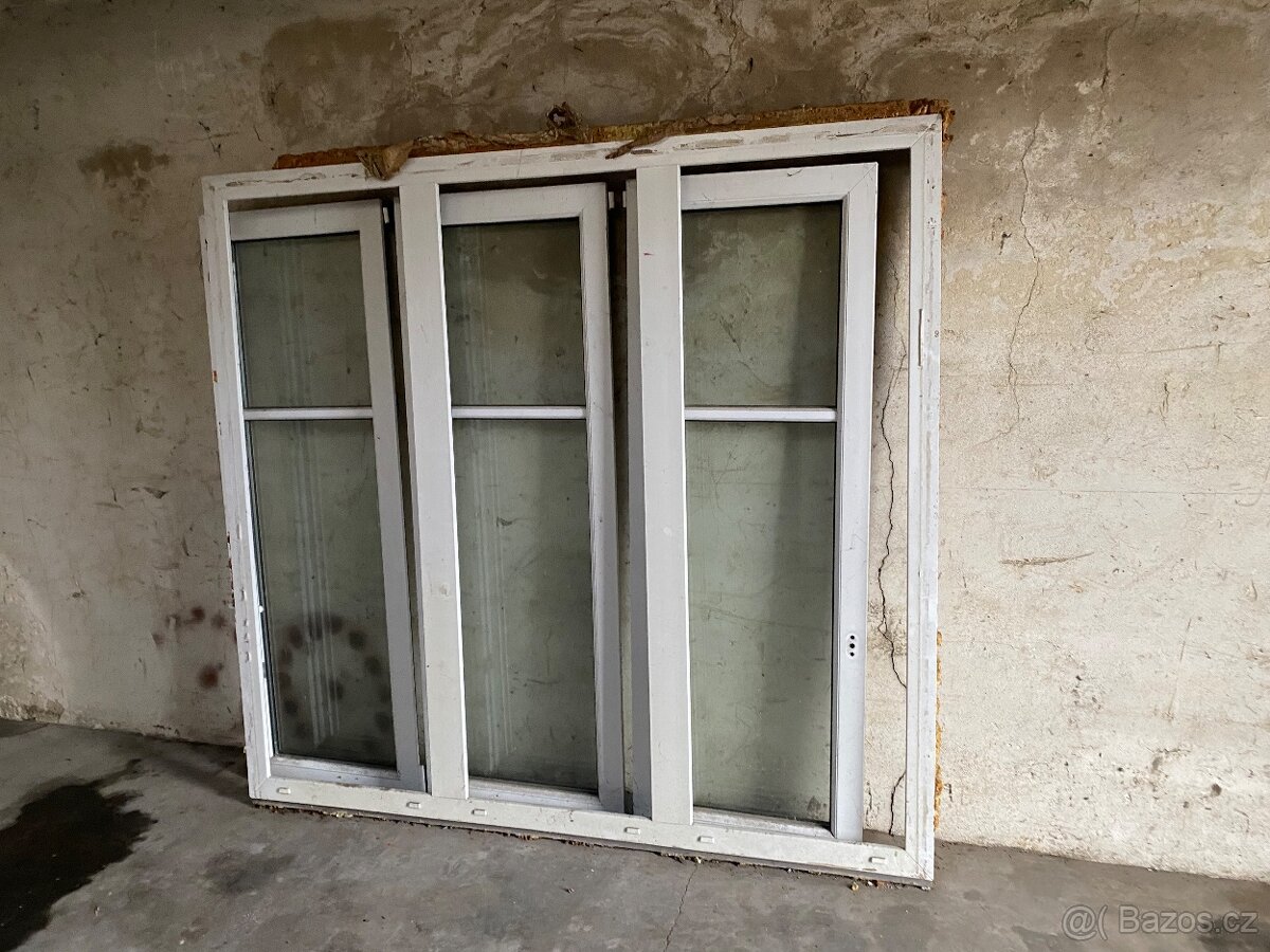 Třídílné okno 195 x 184 - 2