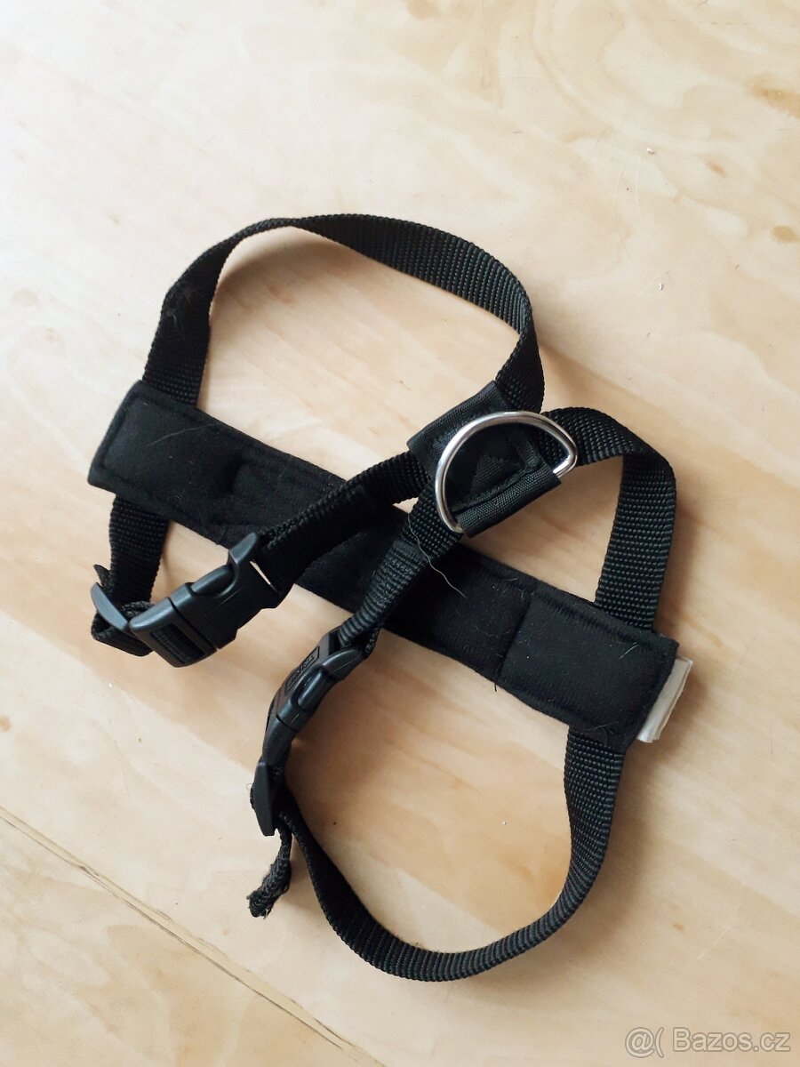 Vybaveni pro psa - velikost ,,S" - vodítko, postroj, obojky - 2
